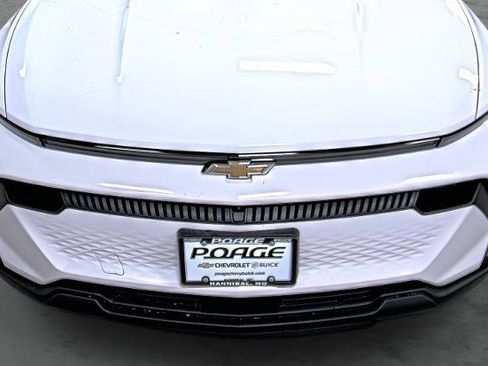 New 2026 Chevrolet Equinox EV LT image 16