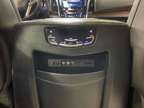 Used 2015 Cadillac Escalade Premium image 33