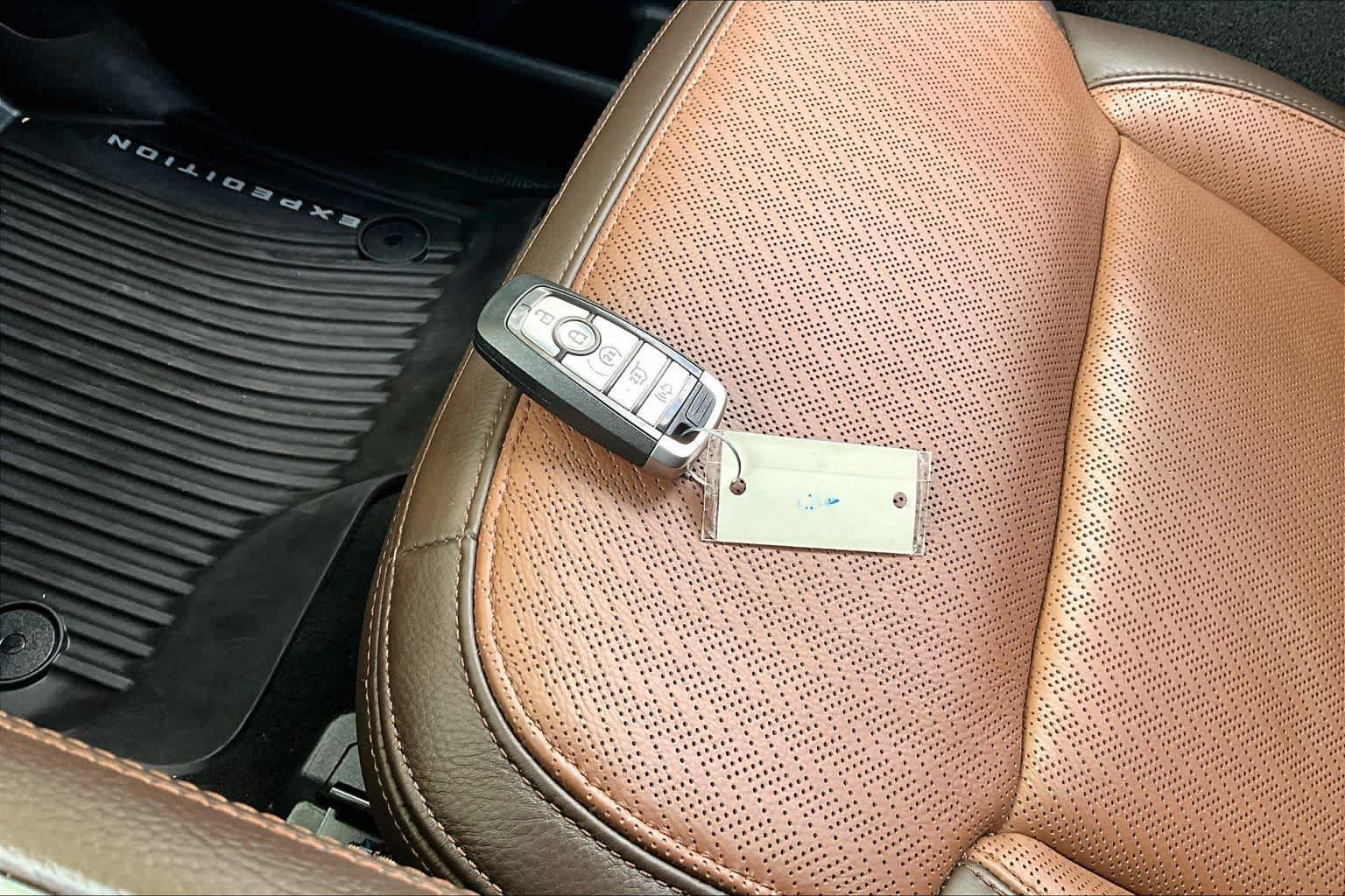 Used 2025 Ford Expedition Max King Ranch AWD/4WD image 14