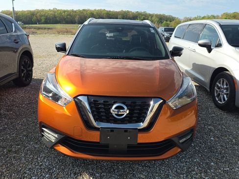 Used 2020 Nissan Kicks SR w/ SR Premium Package image 2