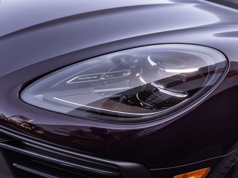 Certified 2026 Porsche Macan Turbo AWD/4WD image 27