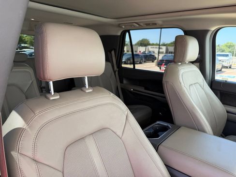 Used 2019 Ford Expedition Limited w/ Texas Edition Package RWD image 35