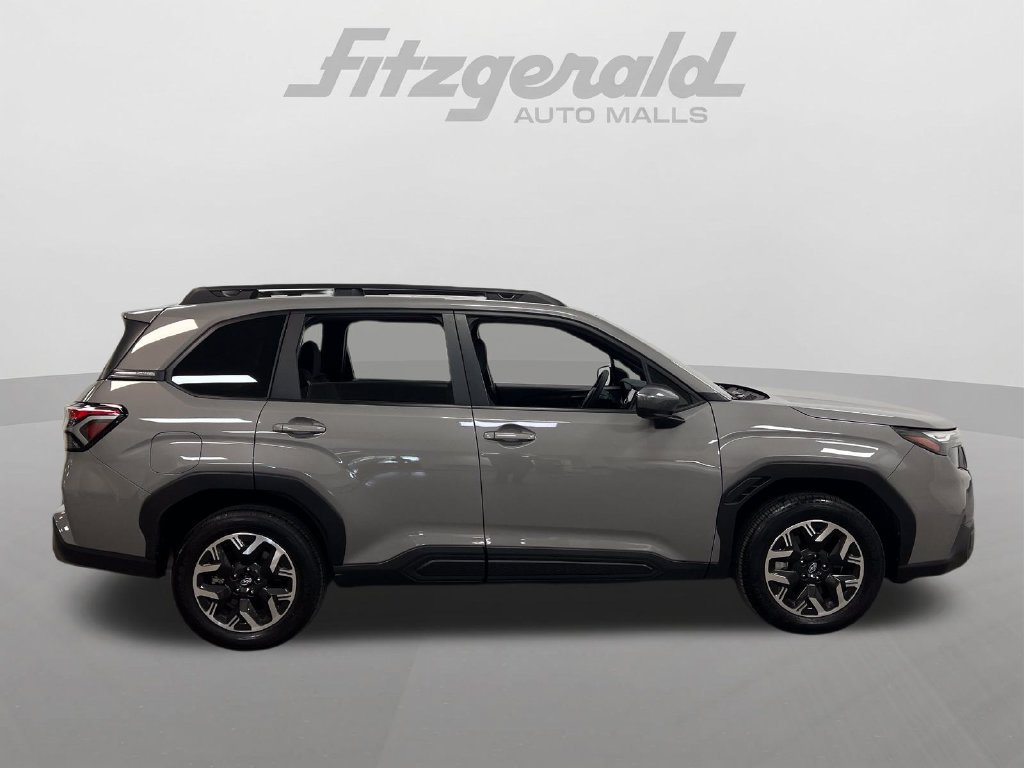 Used 2025 Subaru Forester Premium AWD/4WD image 7
