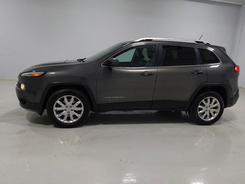 Used 2015 Jeep Cherokee Limited AWD/4WD image 2