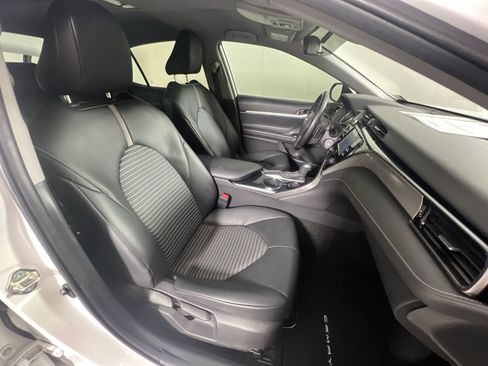 Used 2020 Toyota Camry SE FWD image 28