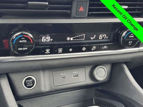 Used 2023 Nissan Rogue SV AWD/4WD image 17