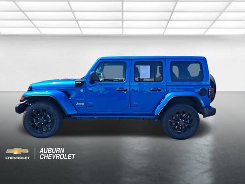 Used 2024 Jeep Wrangler Unlimited Sahara AWD/4WD image 3