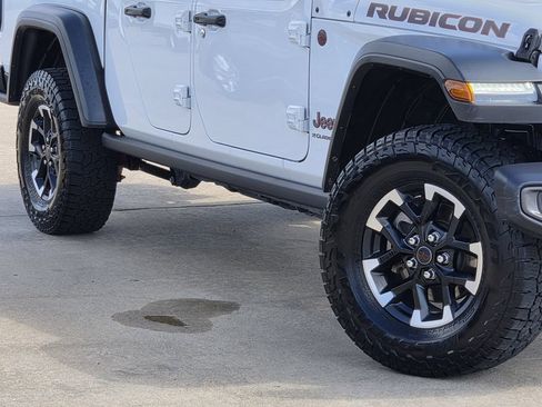 Used 2026 Jeep Gladiator Rubicon AWD/4WD image 11