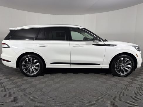 Used 2020 Lincoln Aviator Grand Touring w/ Elements Package Plus AWD/4WD image 38