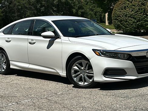 Used 2018 Honda Accord LX image 1