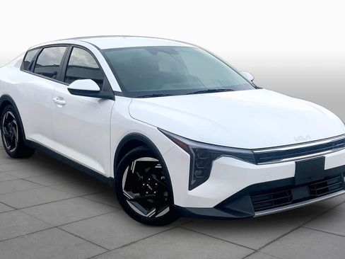 Used 2025 Kia K4 EX FWD image 3
