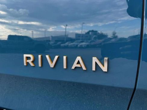 Used 2022 Rivian R1T Adventure AWD/4WD image 11