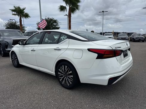 Used 2025 Nissan Altima 2.5 SV FWD image 7