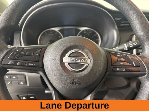 Used 2023 Nissan Kicks S image 11