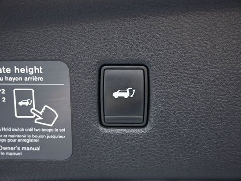 Used 2022 INFINITI QX50 Essential image 17