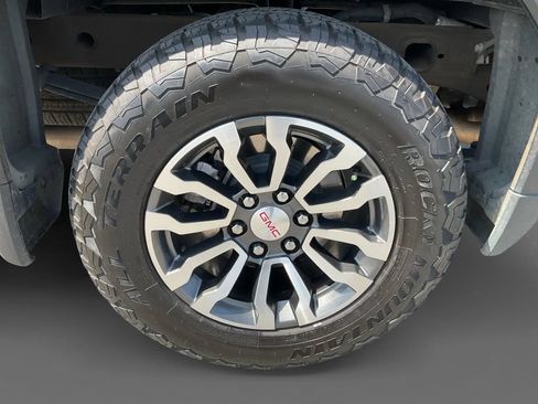 Used 2024 GMC Sierra 1500 Denali Ultimate AWD/4WD image 10