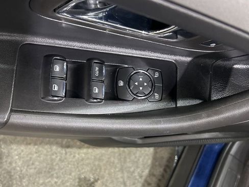 Used 2017 Ford Taurus SEL image 14