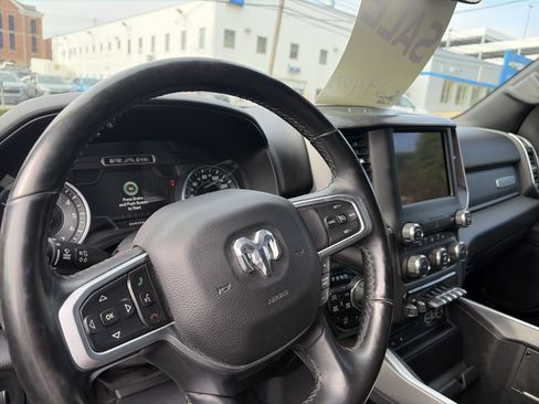 Used 2019 RAM 1500 Big Horn AWD/4WD image 11