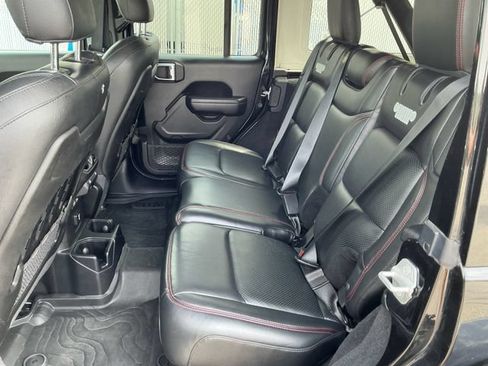 Used 2021 Jeep Wrangler Unlimited Rubicon AWD/4WD image 10