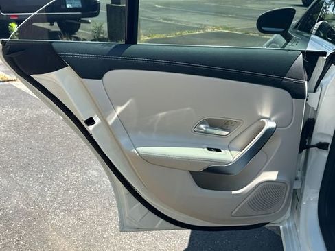 Used 2022 Mercedes-Benz CLA 250 image 22