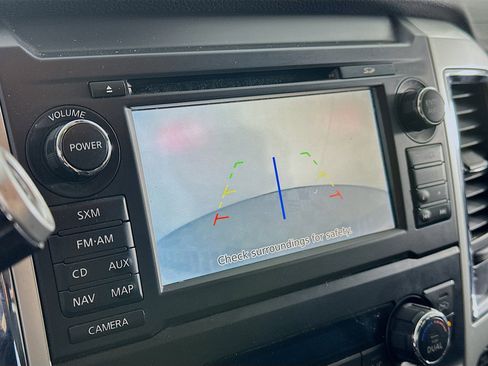 Used 2018 Nissan Titan SV w/ SV Convenience Package image 23