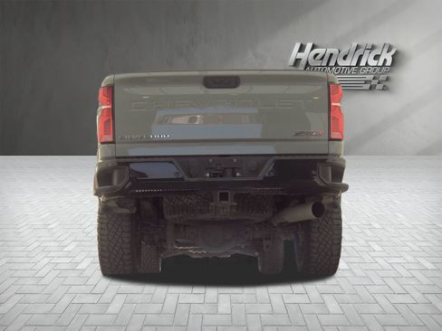 Used 2025 Chevrolet Silverado 2500 ZR2 w/ Technology Package image 8
