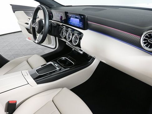 Used 2025 Mercedes-Benz CLA 250 image 22
