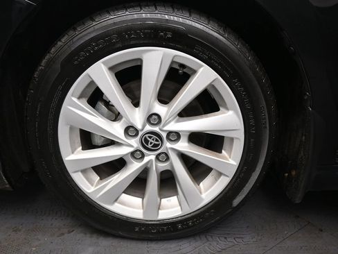 Used 2024 Toyota Camry SE image 32