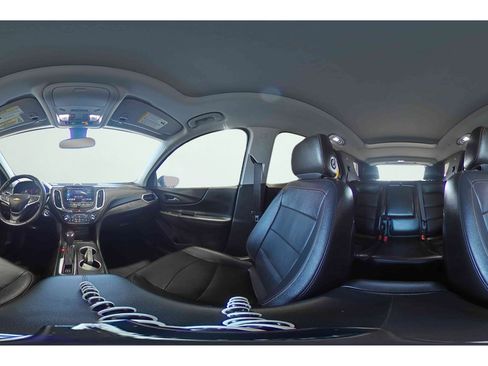 Used 2021 Chevrolet Equinox Premier AWD/4WD image 32