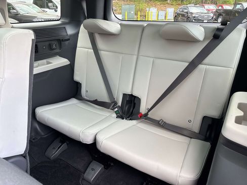 Used 2024 Hyundai Santa Fe Limited AWD/4WD image 18