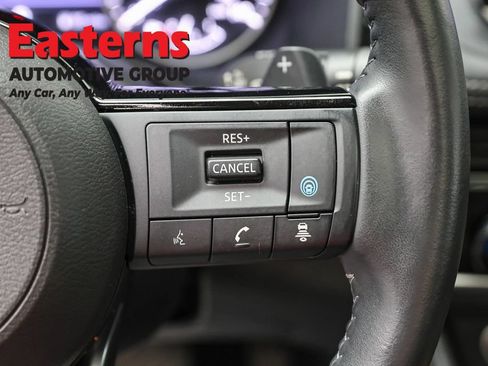 Used 2023 Nissan Rogue SL AWD/4WD image 18