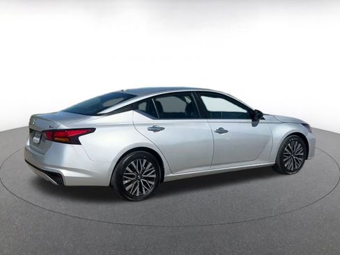 Used 2024 Nissan Altima 2.5 SV image 15