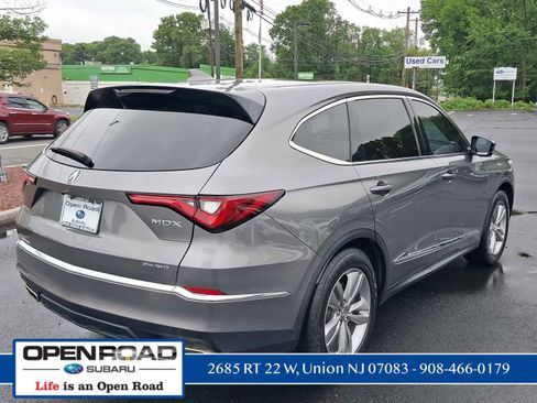 Used 2024 Acura MDX SH-AWD image 9
