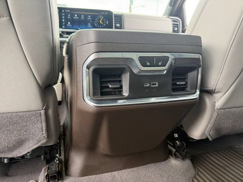 Used 2025 Chevrolet Silverado 1500 LTZ w/ LTZ Premium Package AWD/4WD image 33