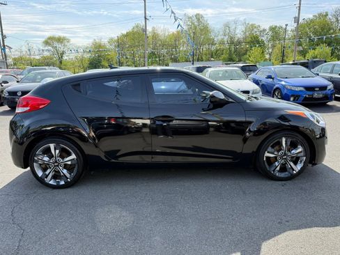Used 2017 Hyundai Veloster Value Edition FWD image 10