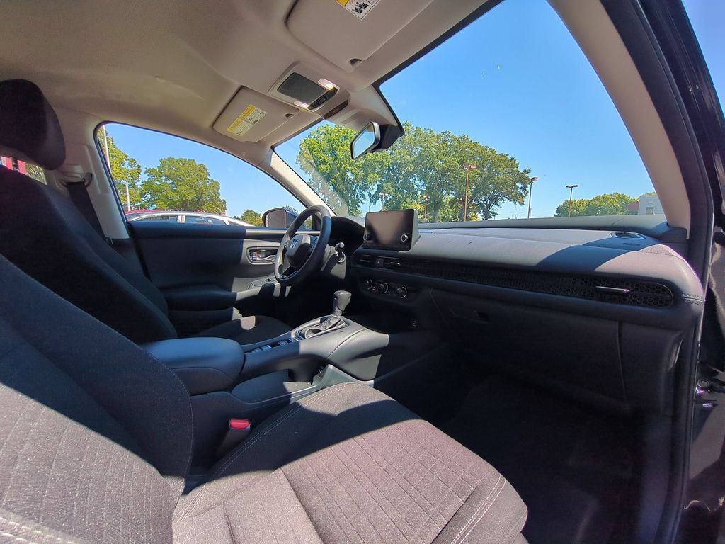 Used 2025 Honda HR-V LX image 31