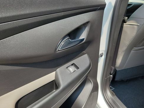 Used 2025 Buick Envista Avenir FWD image 12