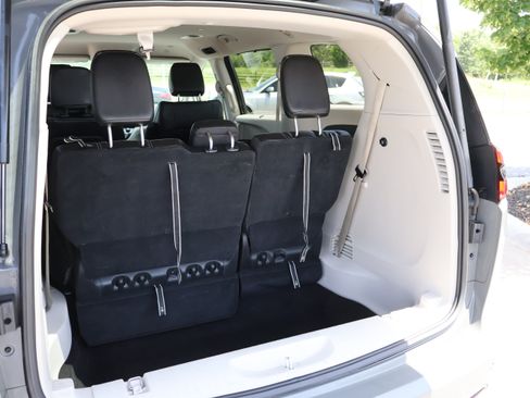 Used 2023 Chrysler Pacifica Touring-L FWD image 16