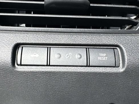 Used 2024 Nissan Altima 2.5 SV FWD image 17