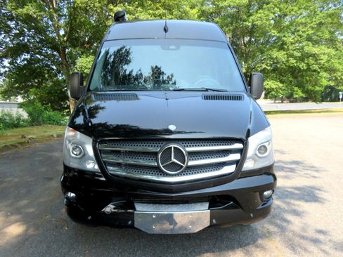 Used 2014 Mercedes-Benz Sprinter 3500 image 2