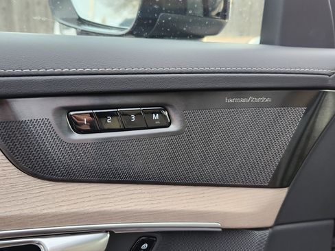 New 2026 Volvo XC90 B6 Ultra w/ Lounge Package image 13