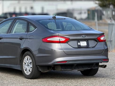 Used 2014 Ford Fusion S image 16