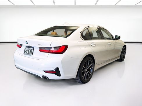 Used 2022 BMW 330i Sedan w/ Driving Assistance Package RWD image 4