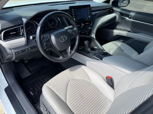 Used 2022 Toyota Camry SE image 11