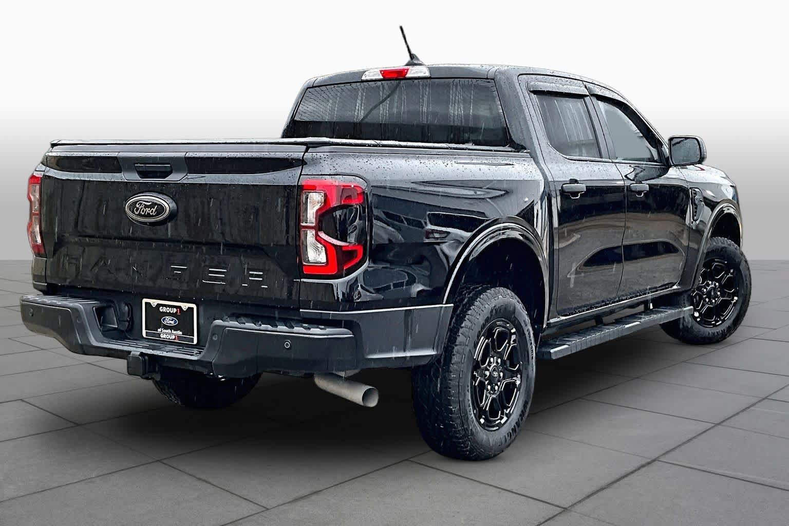 Used 2025 Ford Ranger XLT w/ Black Appearance Package RWD image 15