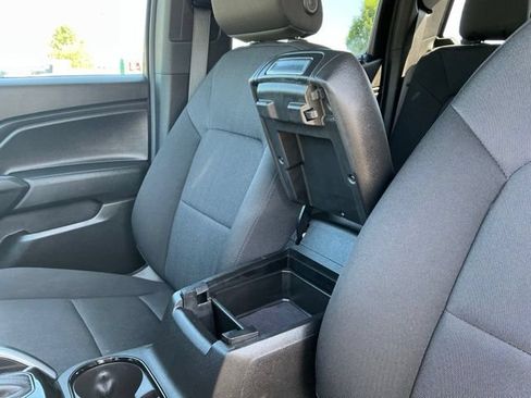 Used 2023 Chevrolet Colorado Trail Boss w/ Technology Package AWD/4WD image 33