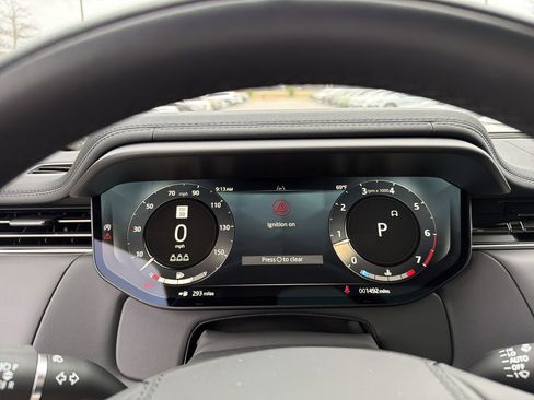 Used 2025 Land Rover Range Rover Sport SE image 25