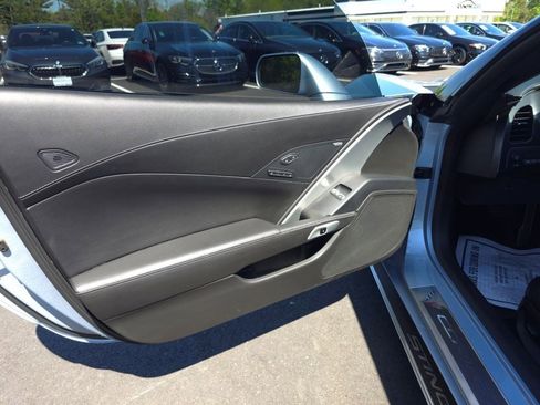 Used 2017 Chevrolet Corvette Stingray Coupe RWD image 14