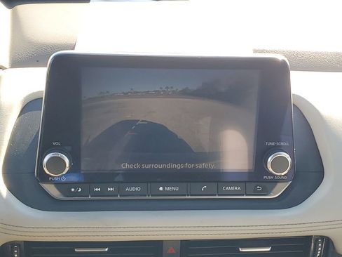 Used 2022 Nissan Rogue SV image 17