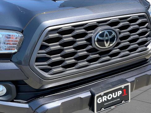 Used 2022 Toyota Tacoma TRD Sport w/ Technology Package AWD/4WD image 29
